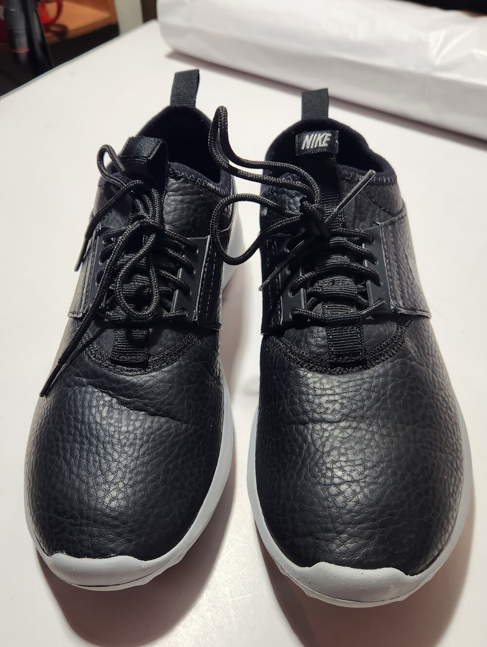 Nike women Black & gray Low-Top Sneakers